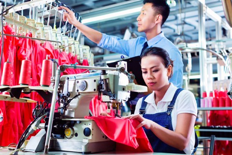 Why Clothing and Garment Manufacturers Are Moving Their Factories to Vietnam